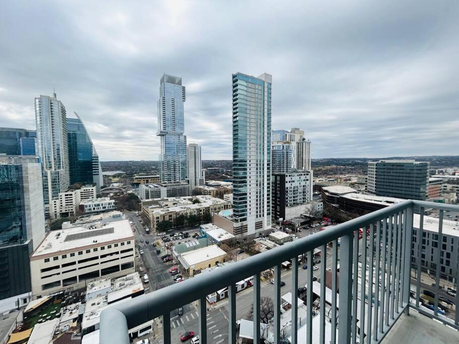 Indulge In Luxury Living 2 Bedroom Gem In The Heart Of Austin With Pool, Gym, And Breathtaking Views Экстерьер фото